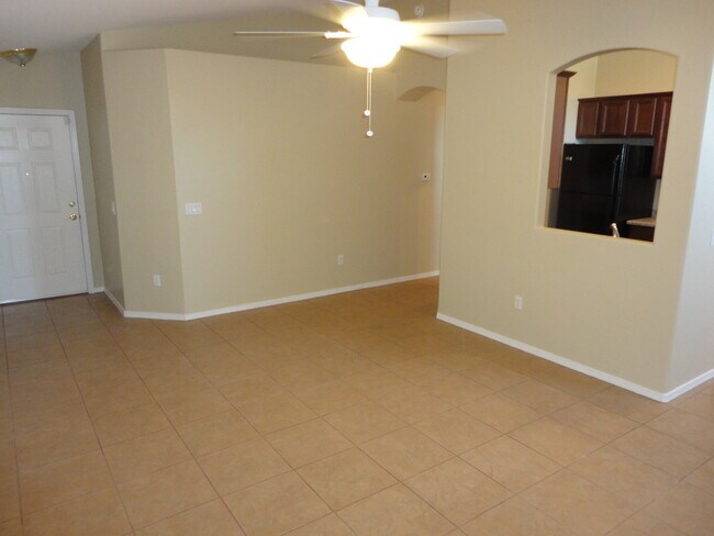 Building Photo - 2390 E Calle Sierra Del Manatial