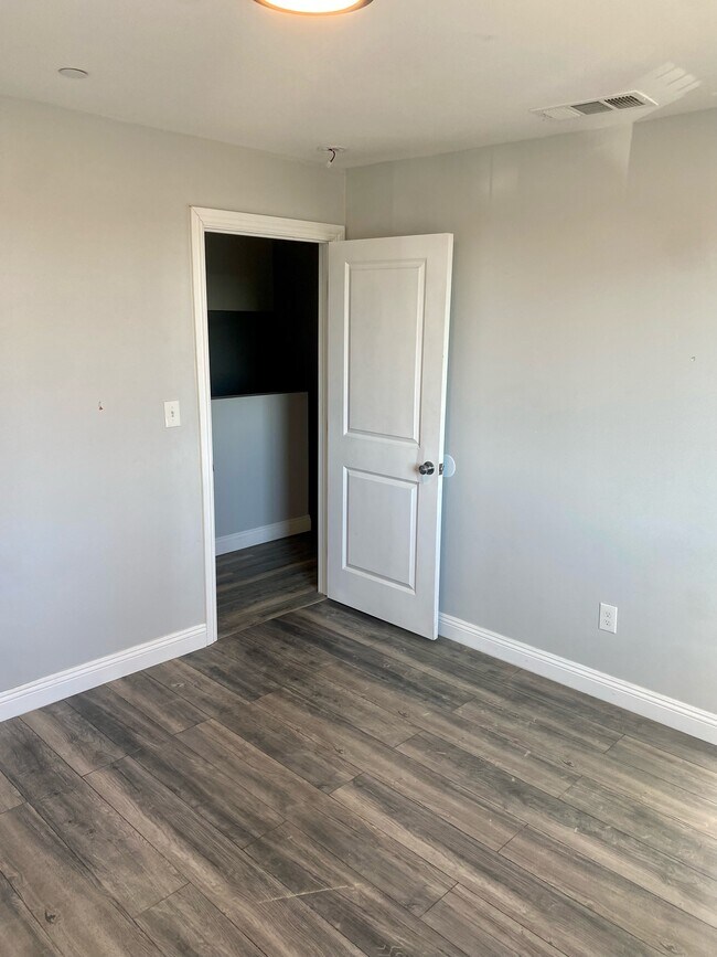 Bedroom - 432 W 99th St