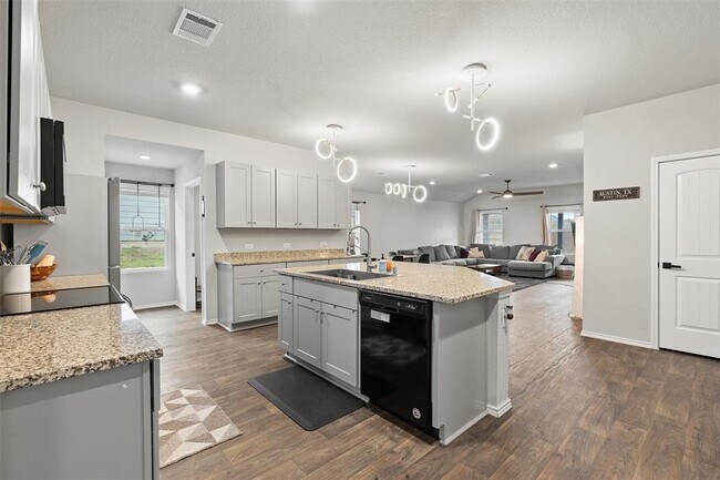 Building Photo - 6021 Roderick Dr