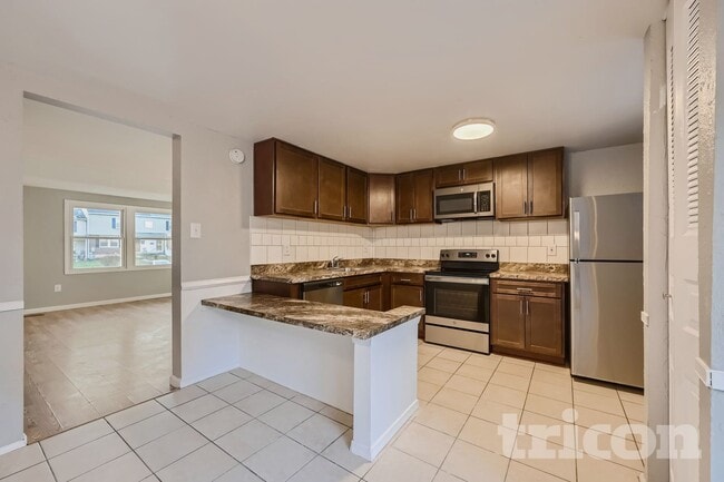 Building Photo - 12345 Bonfire Dr