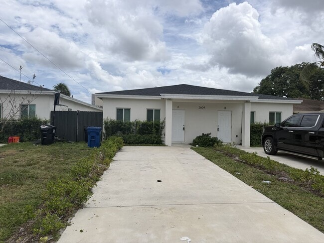 Photo - 2604 NW 20th St Apartment