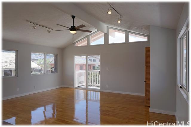 Foto del edificio - 1009 Rawlins Ln