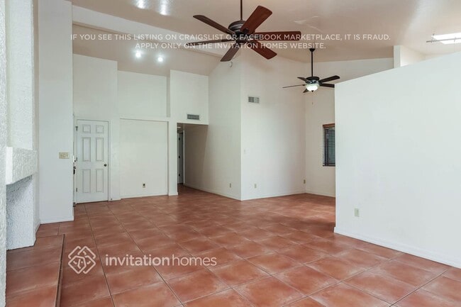 Building Photo - 2234 E Florian Ave