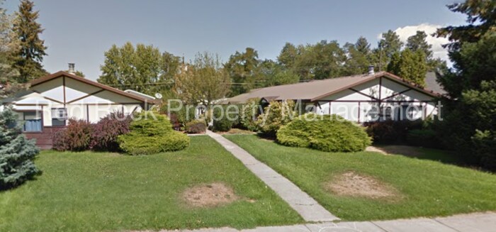 Primary Photo - 323 E Queen Ave