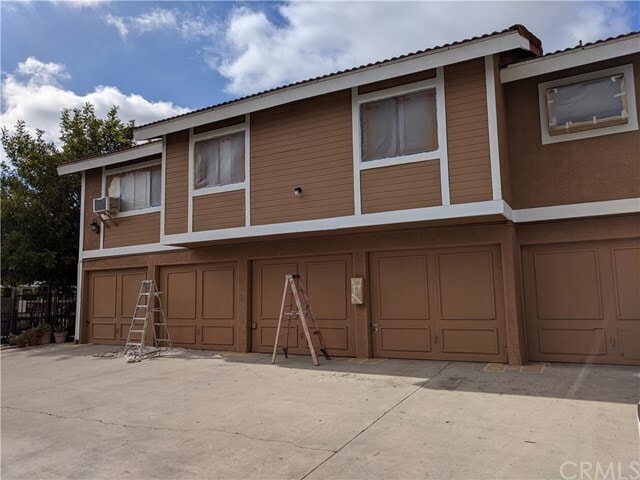 Building Photo - 5752 Kingman Ave