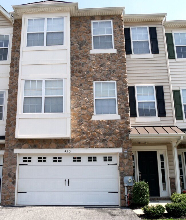 Foto del edificio - 435 Jacobsen Drive