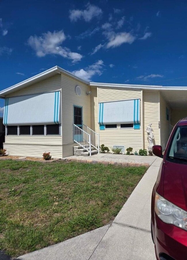 Building Photo - 295 Jacaranda Cir