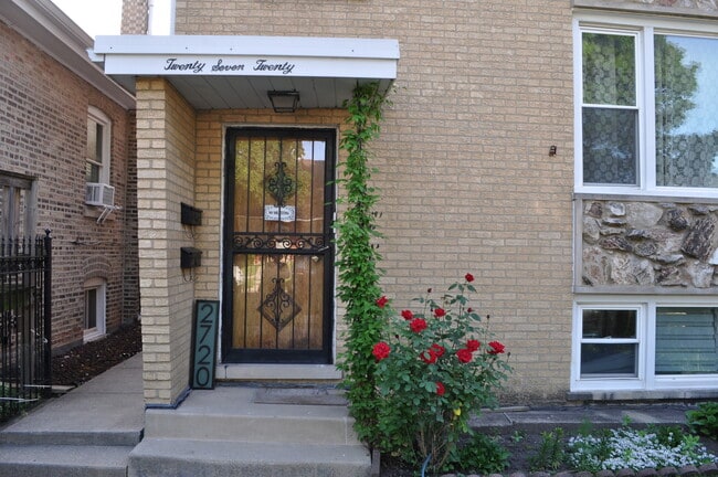 Building Photo - 2720 N Menard Ave