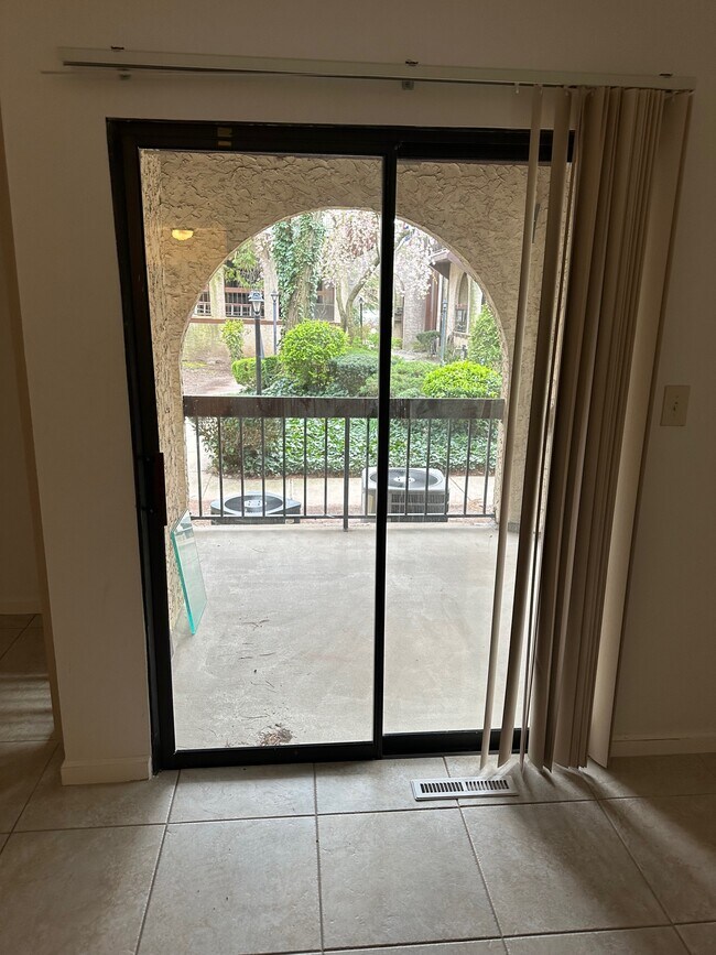 Sliding Doors to Balcony - 55-1 Smith St