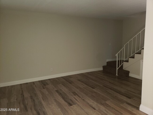 Building Photo - 1115 N 84th Pl
