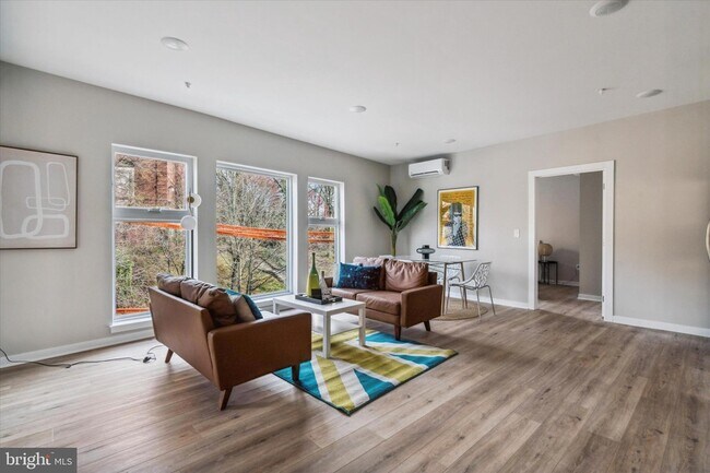 Foto del edificio - 3515 Midvale Ave