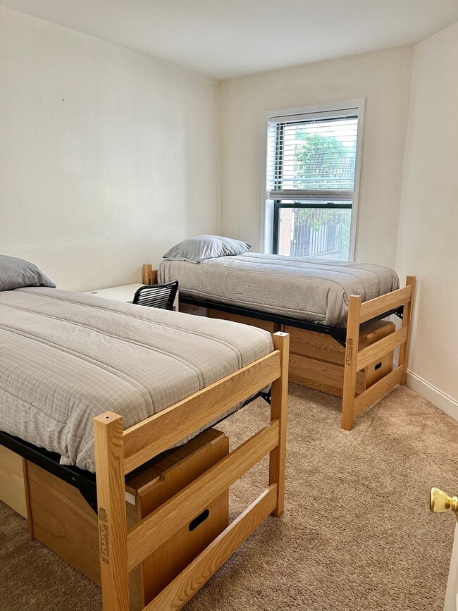 Foto del edificio - 420 Madison St