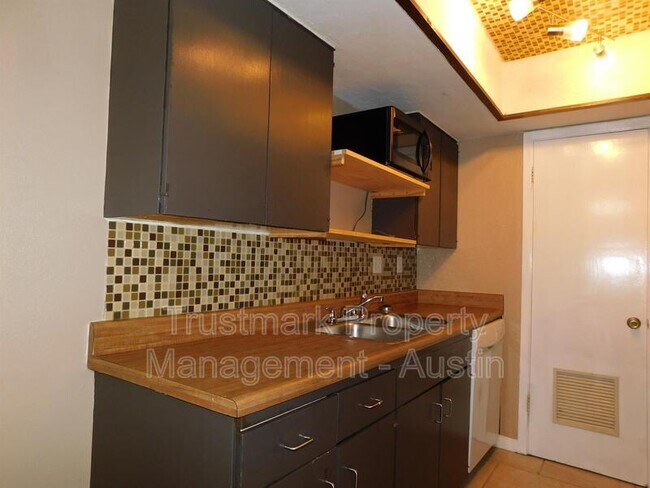 Foto del edificio - 2600 Penny Ln
