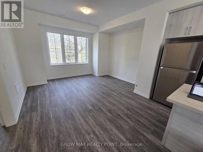 Photo du bâtiment - 7 Kingbird Cmn