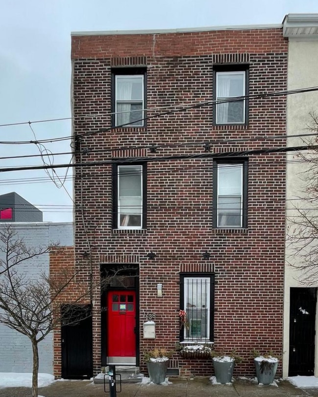 Building Photo - 1238 Leopard St