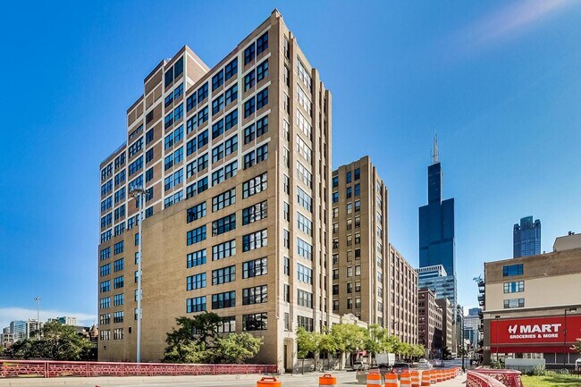 Building Photo - 728 W Jackson Blvd