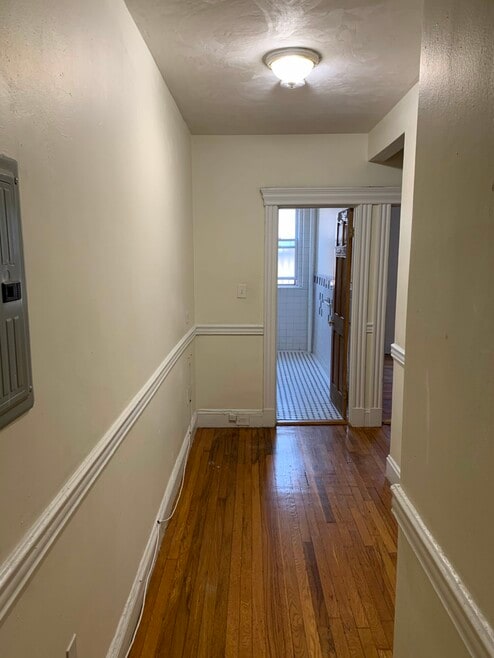 Building Photo - 360 Riverway