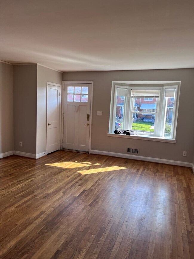 Building Photo - Charming 3Bed/1Bath in Essex