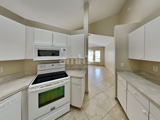 Building Photo - 3006 Summer Cruise Dr