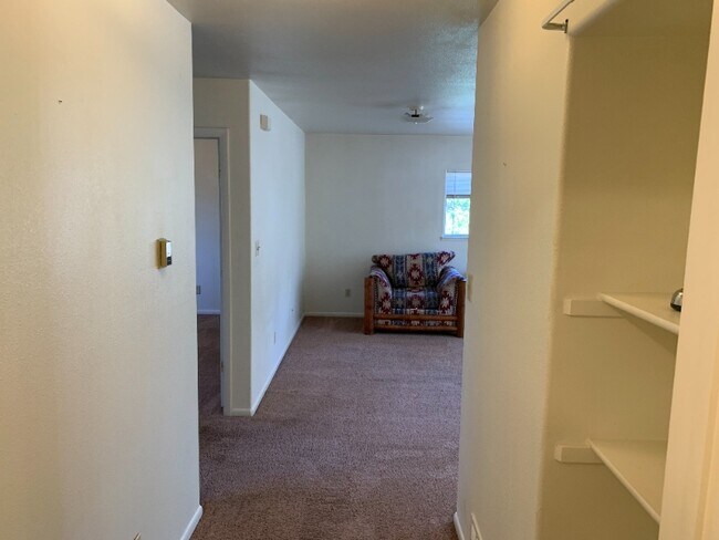 Foto del edificio - 828 E 4th St