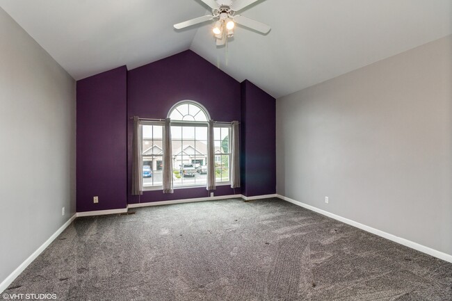 Building Photo - 380 W Amie Ave
