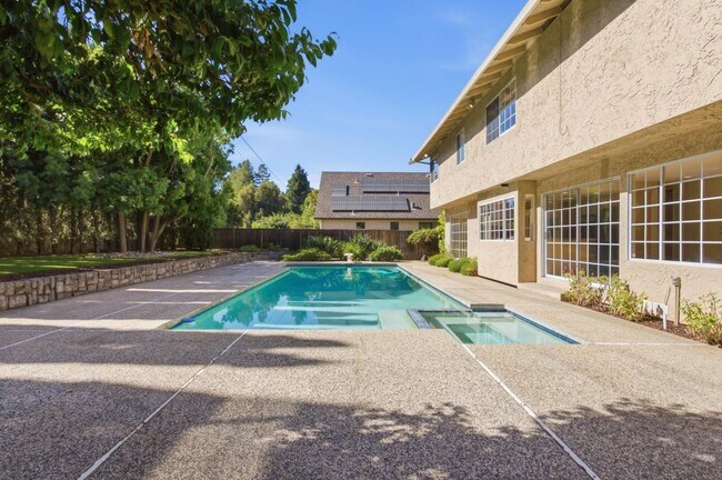 Building Photo - 7175 Cahen Dr