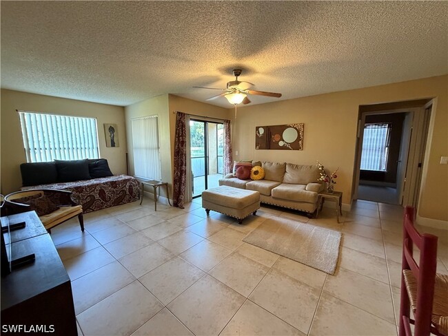 Foto del edificio - 2070 Arbour Walk Cir