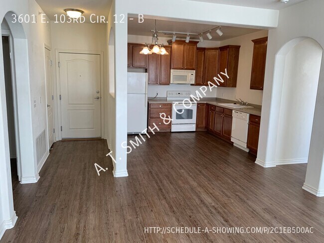 Foto del edificio - Beautiful and Spacious Condo Includes Pool...