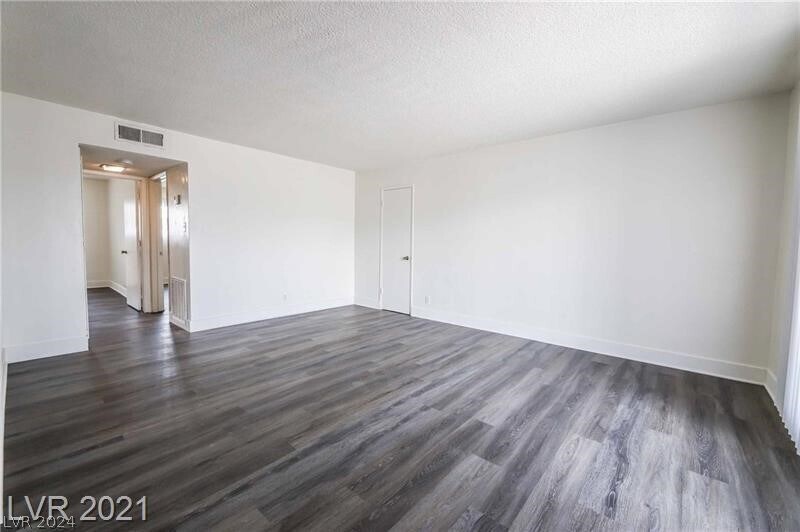 Foto principal - 209 Flower Ave