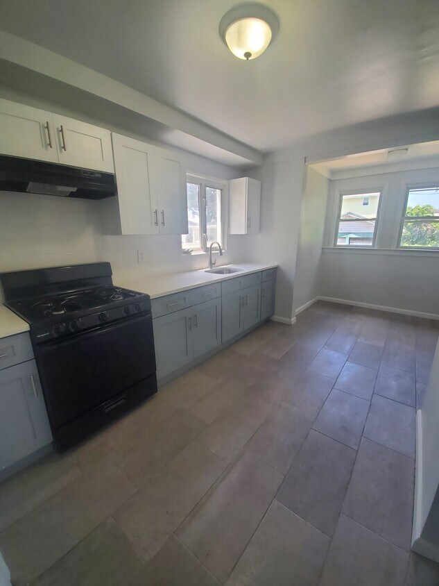 Foto principal - 187 Shepard Ave