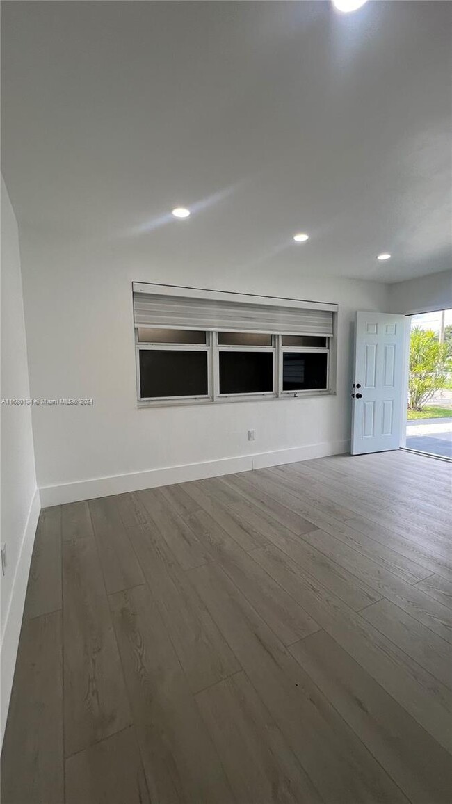 Foto del edificio - 2 bedroom in Miami FL 33137