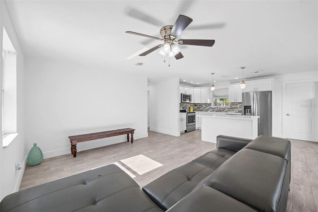 Building Photo - 5641 NE 8th Ave