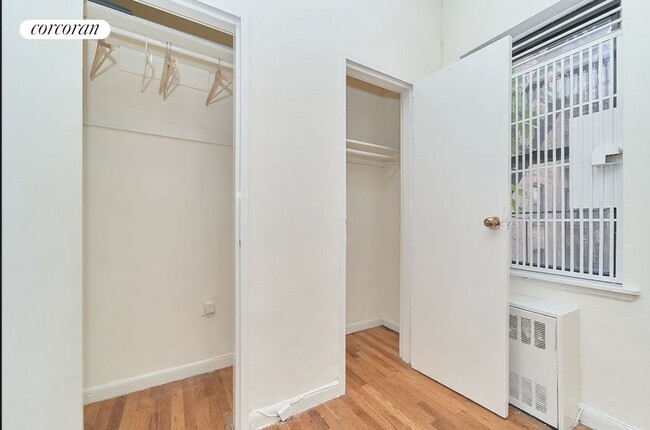 Foto del edificio - 233 E 12th St