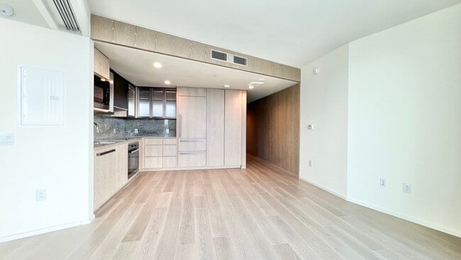 Building Photo - HIGH FLOOR 1BD UNIT AT THE LUXURIOUS KOULA...