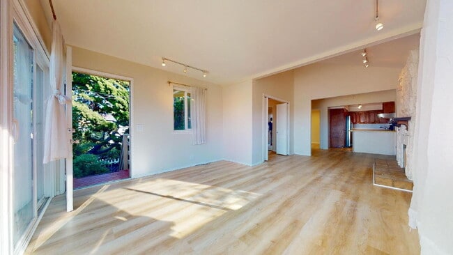 Building Photo - Exceptional Brisbane Home Offering Space, Style & Sunsets