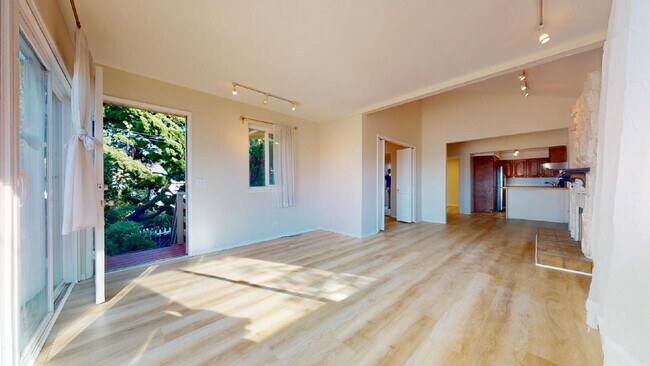 Foto del edificio - Exceptional Brisbane Home Offering Space, Style & Sunsets