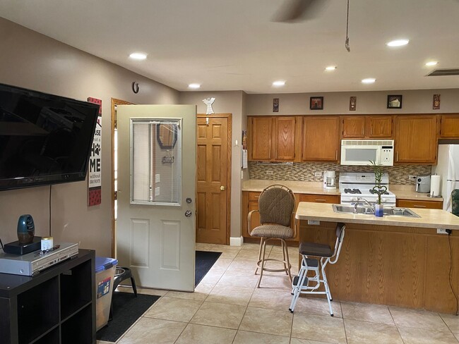 Building Photo - 2655 W 97th Pl