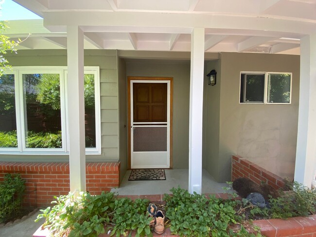 Building Photo - 301 Lacour Way