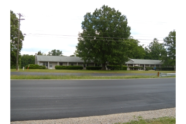 Primary Photo - Whitehouse Apartments