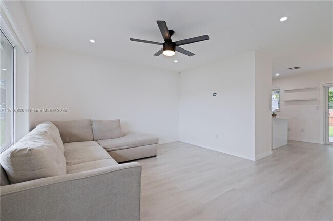 Foto del edificio - 10501 SW 54th St