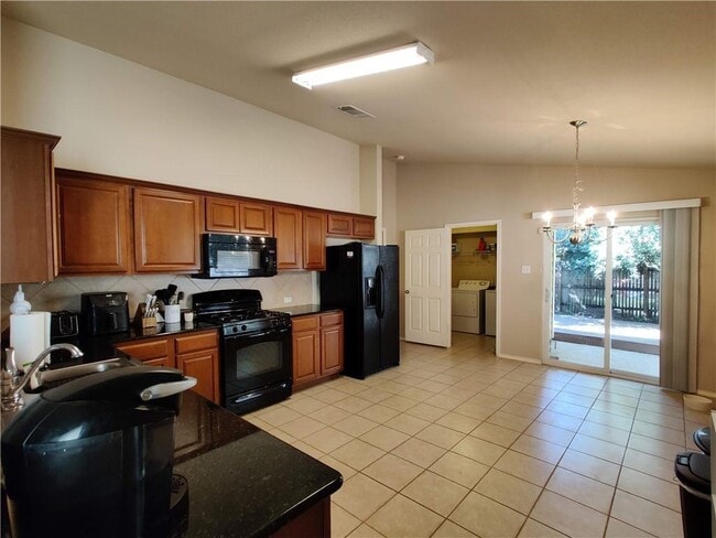 Foto del edificio - 1505 Huckleberry Ln