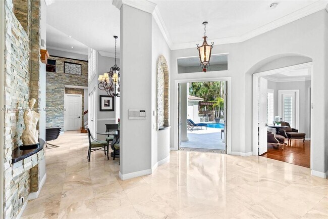 Foto del edificio - 8948 Pinebrook Ct