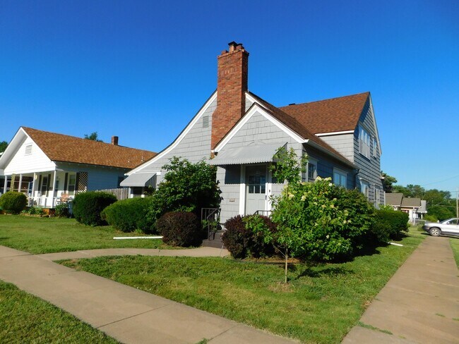 Building Photo - Amazing 3 bedroom/2.5 bath home near Summi...