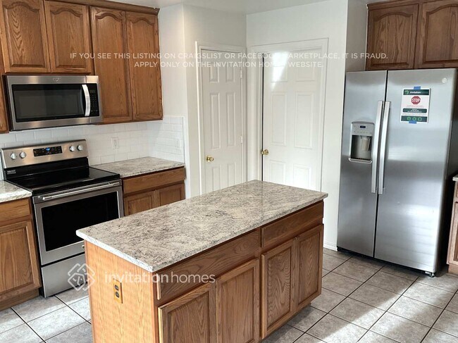 Foto del edificio - 5609 Parkplace Dr