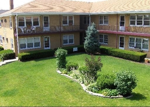 Primary Photo - 5916 N Odell Ave