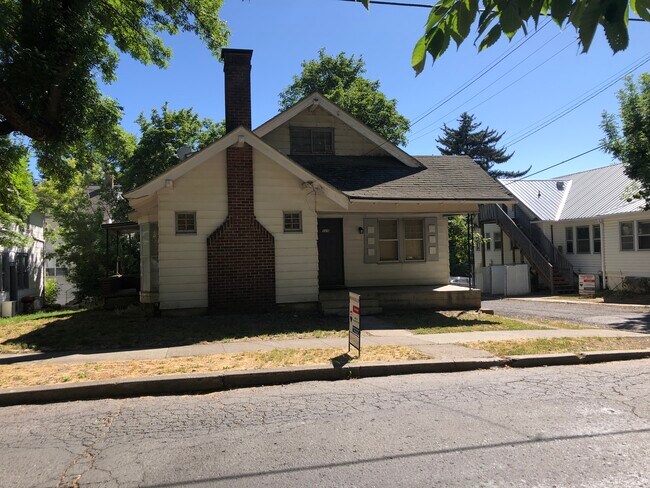 Foto del edificio - 325 NE Spaulding St