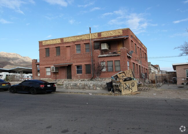 Building Photo - 3900 N Piedras Ave