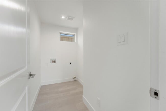 Building Photo - 3792 Wenatche Dr