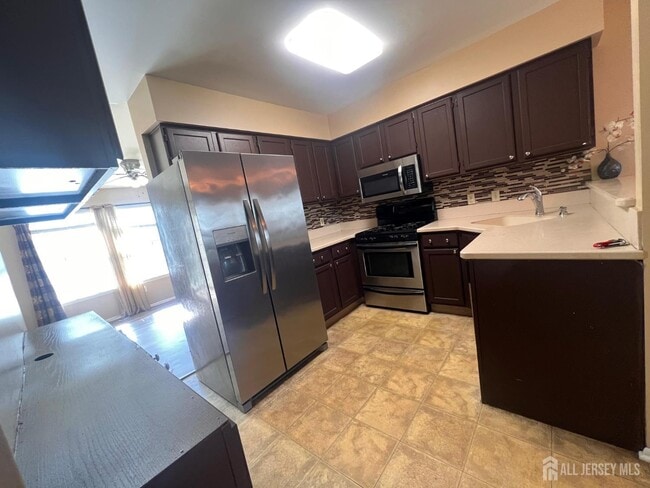 Building Photo - 404 Draco Rd