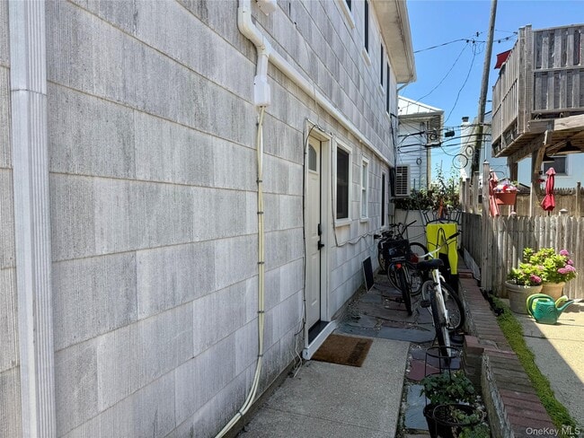 Building Photo - 105 Belmont Ave